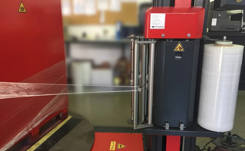 ¿Cómo elegir maquinaria de embalaje ideal para tu línea de producción? 1 Accesorio enfardadora de palets